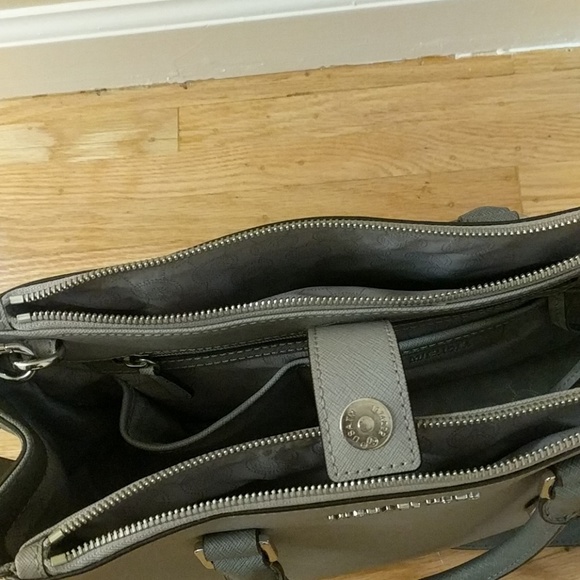 Purse - Picture 2 of 3